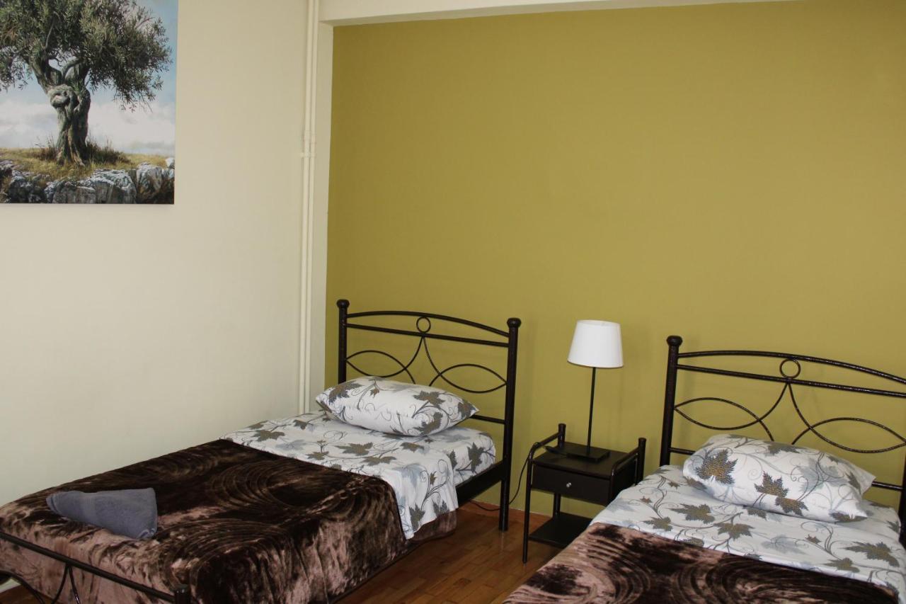 Petaluda House 1 Bed and Breakfast Atenas Exterior foto